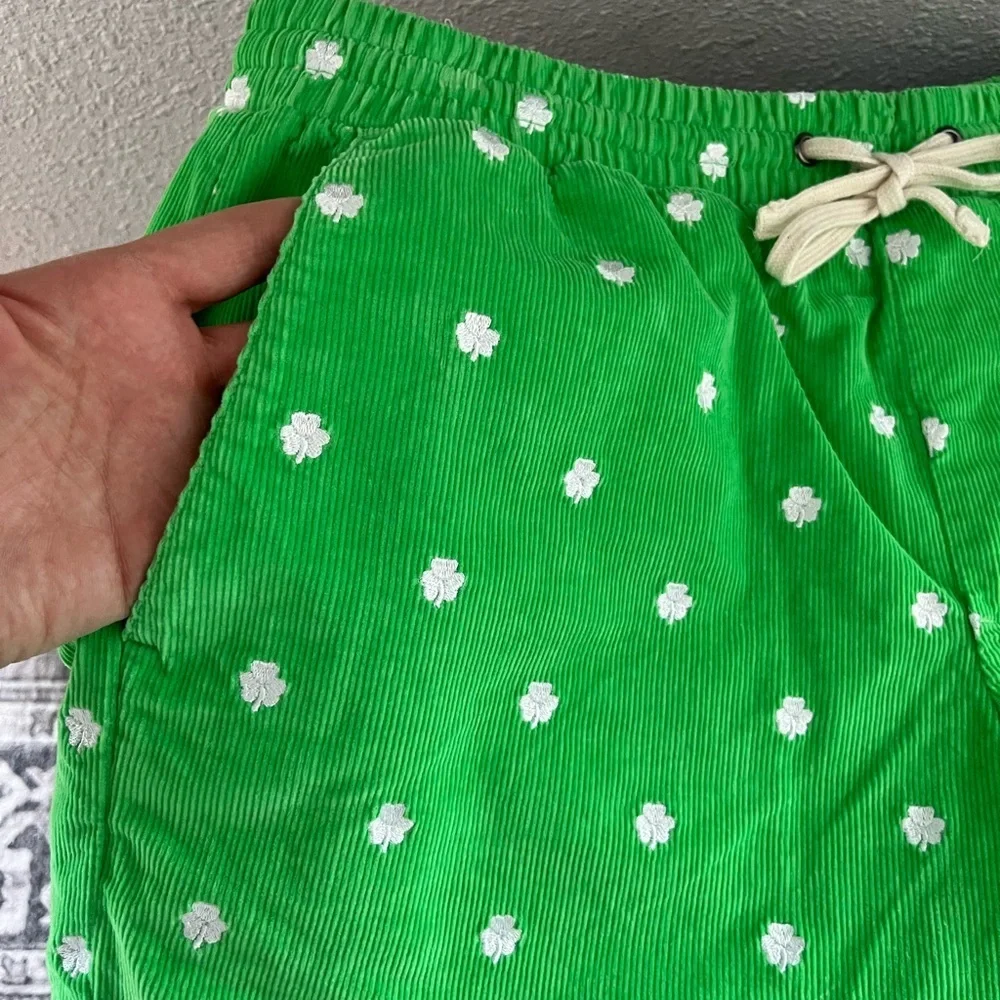 Criquet Cord Cruiser Men’s  Shamrock and Green Shirts. Men Medium